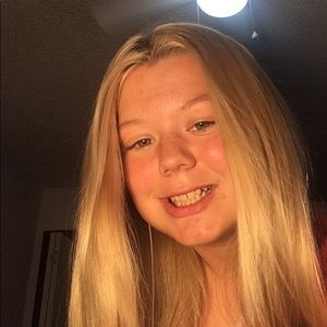 Meet your Posher, Alexis